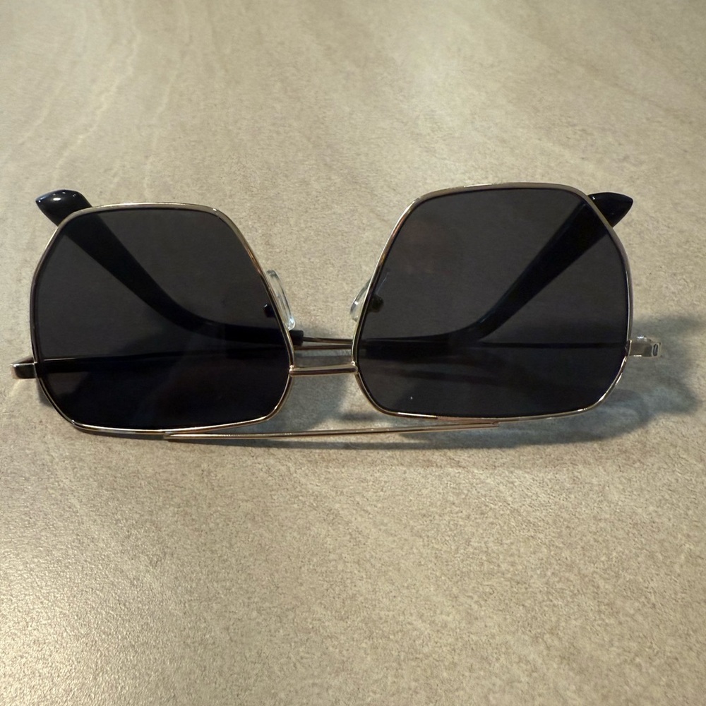 Stylish Black Square Sunglasses